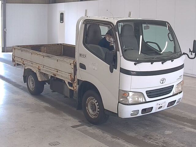 2005 Toyota Dyna 4WD Japan auction vehicle