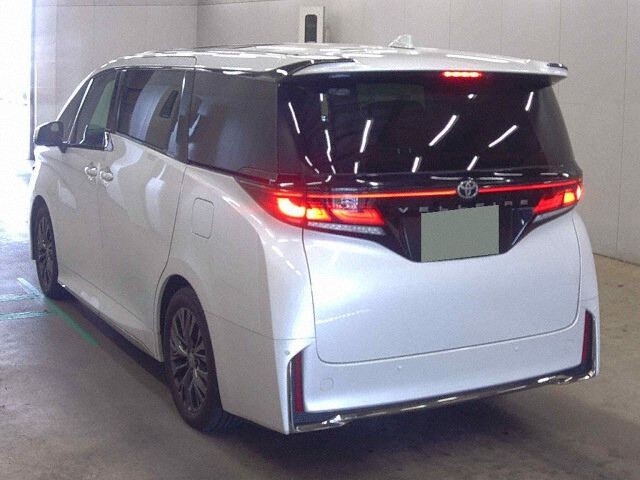 2025 Toyota Vellfire Z Premier auction photo 2