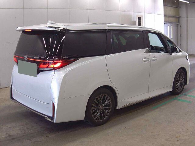 2025 Toyota Vellfire Z Premier auction photo 5
