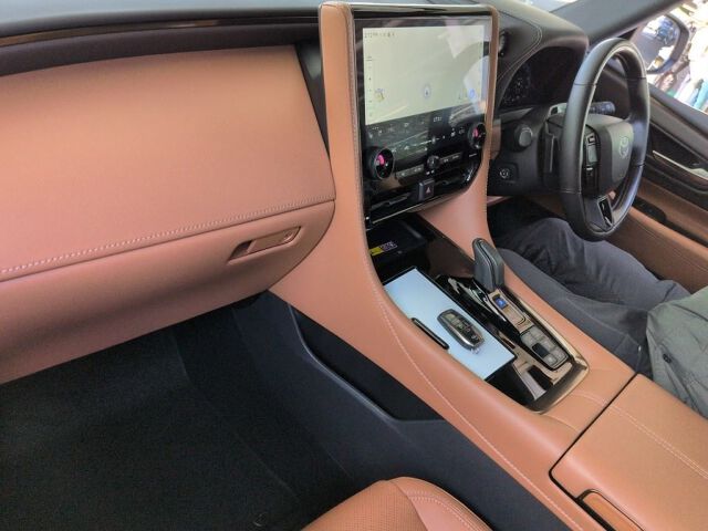 2025 Toyota Vellfire Z Premier auction photo 3
