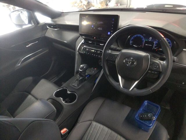 2024 Toyota Harrier G auction photo 3