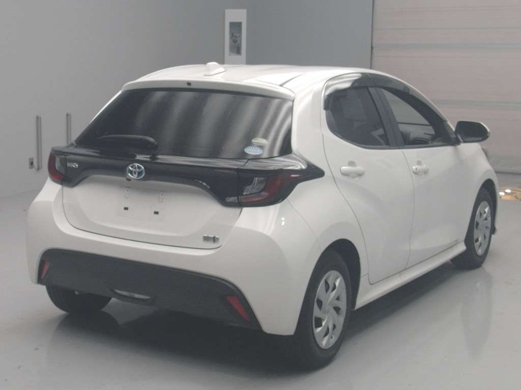 2020 Toyota Yaris Hybrid X auction photo 2