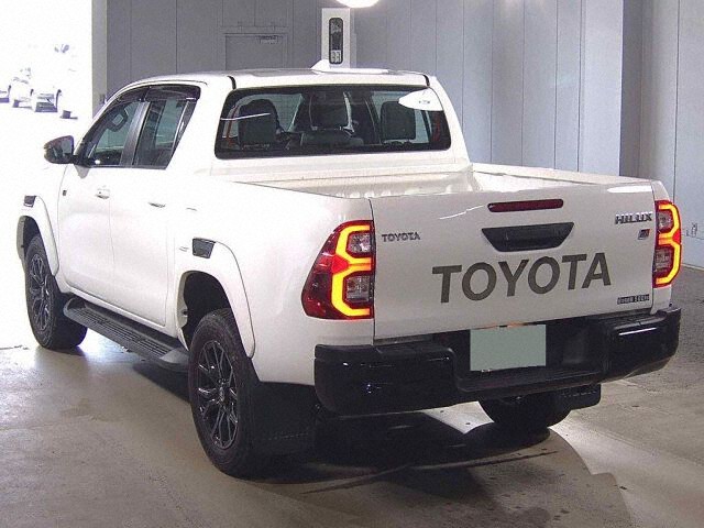 2023 Toyota Hilux Z GR Sport 4WD auction photo 2