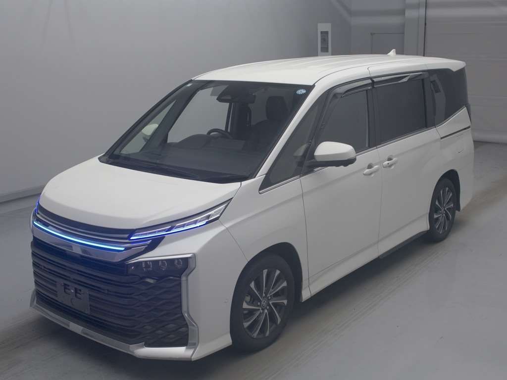 Japan Auction Vehicles 4 2023 Toyota Voxy ハイブリッドS-Z auction photo