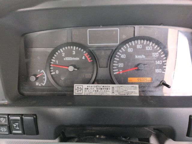 2016 Isuzu Elf dump auction photo 3