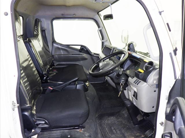 2019 Mitsubishi Fuso Canter Flatbed auction photo 5