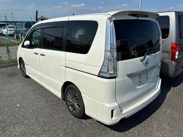 2015 Nissan Serena auction photo 2