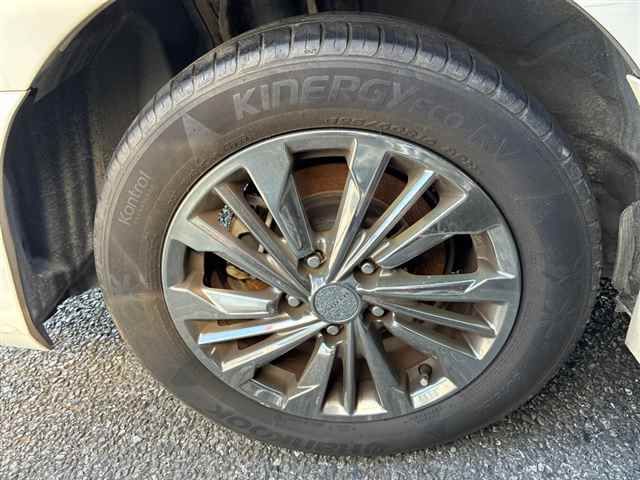 2015 Nissan Serena auction photo 8