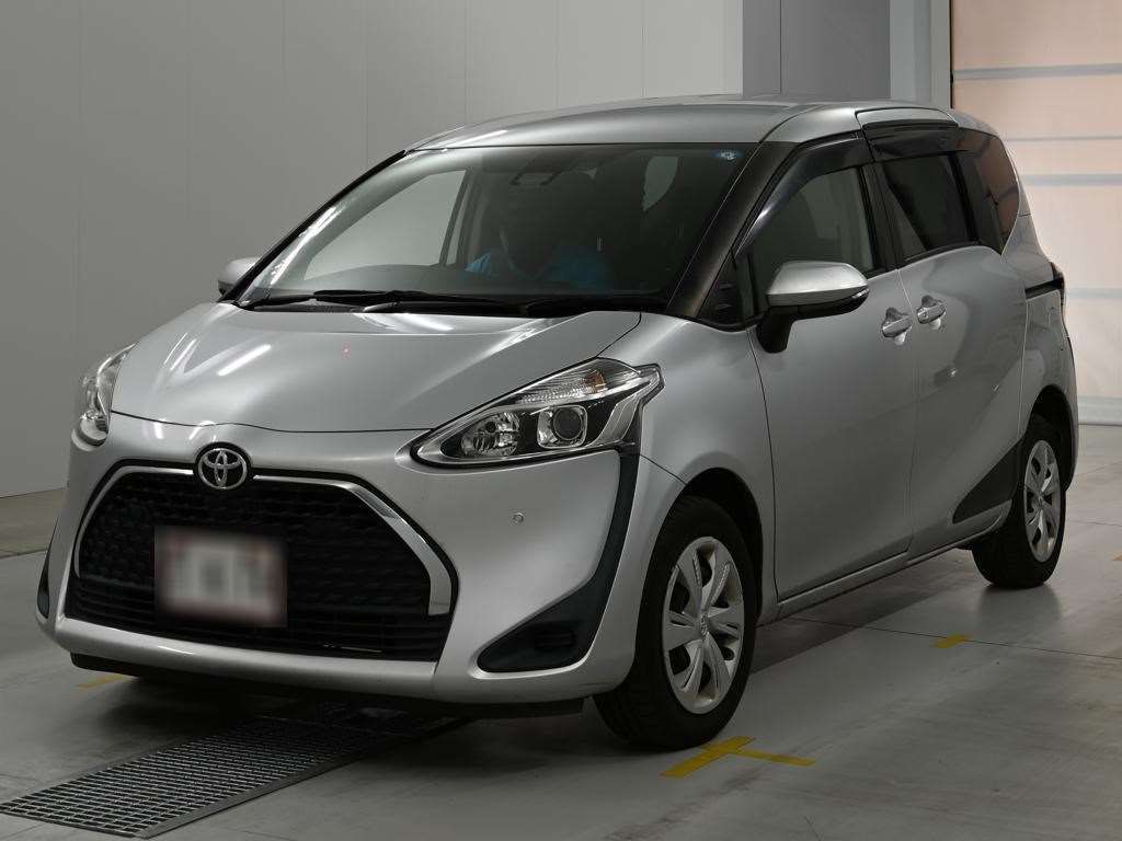 2022 Toyota Sienta X 4WD Japan auction vehicle