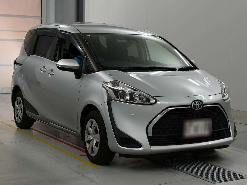 2022 Toyota Sienta X 4WD auction photo 5