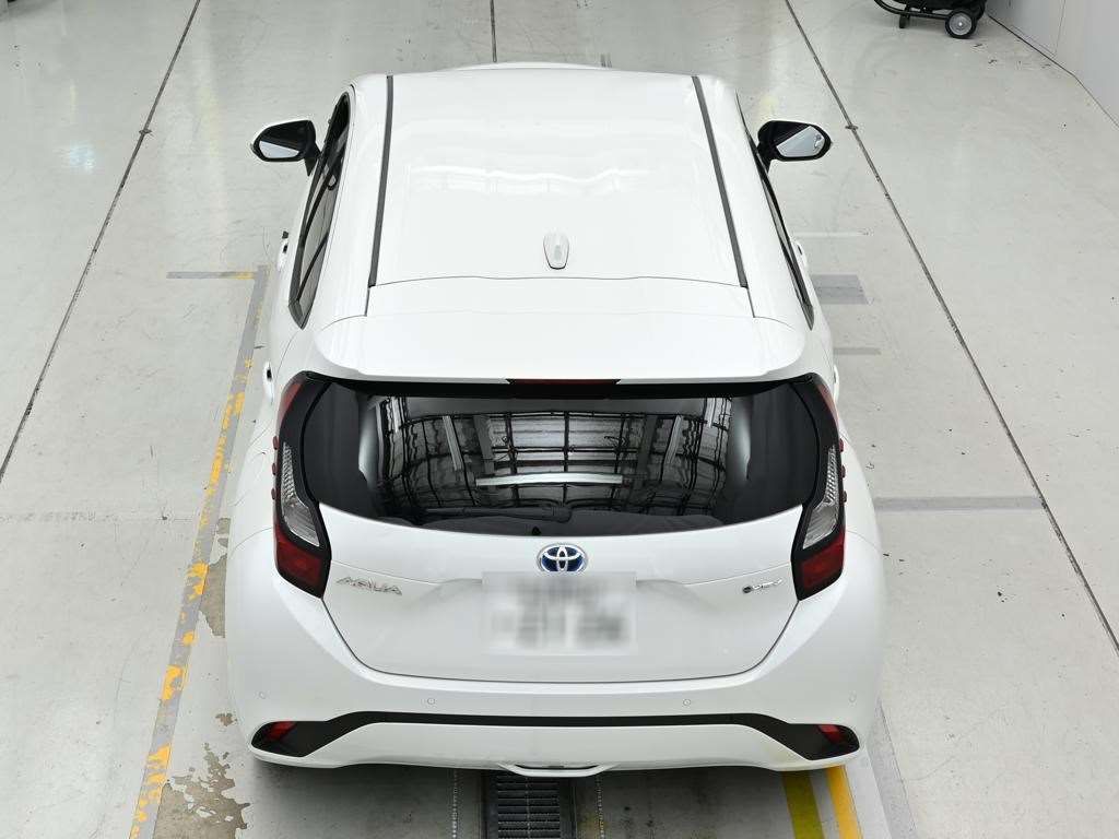 2025 Toyota Aqua G auction photo 8