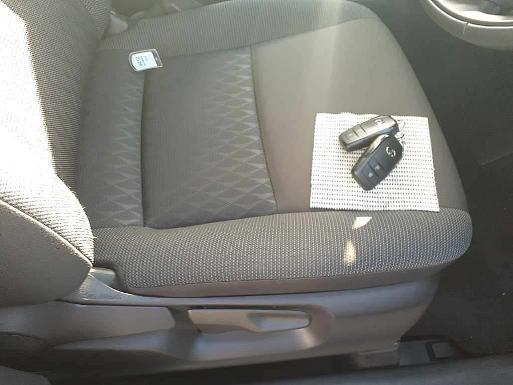 2025 Toyota Aqua G auction photo 10