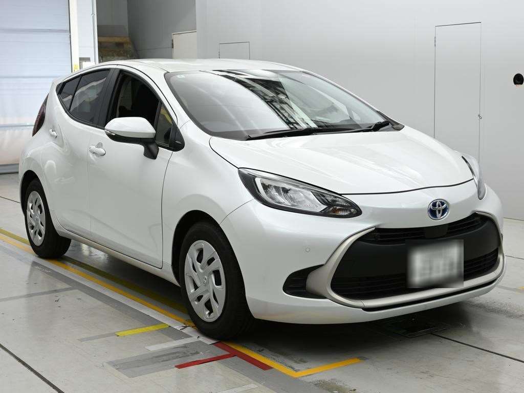 2025 Toyota Aqua G auction photo 5