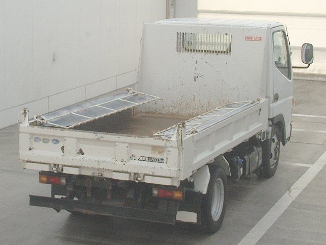 2018 Mitsubishi Fuso Canter dump auction photo 2