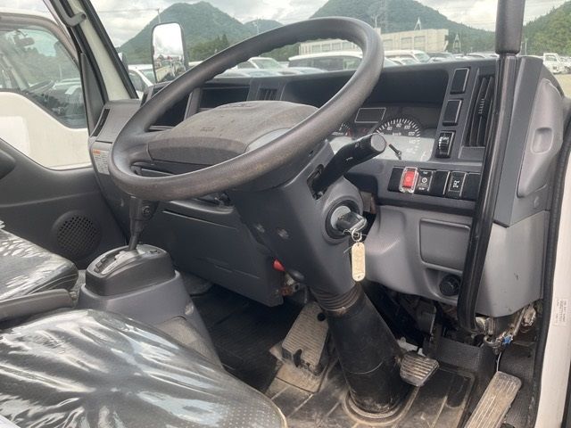 2018 Isuzu Elf dump auction photo 5