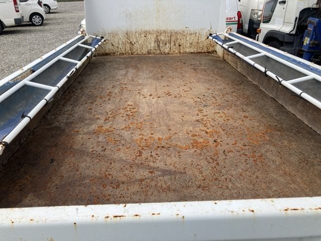 2018 Isuzu Elf dump auction photo 9