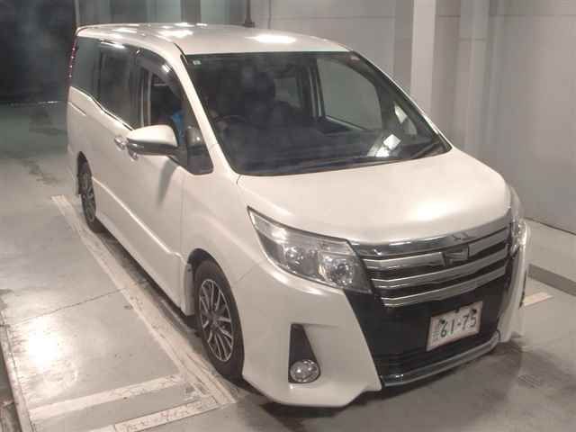 Japan Auction Vehicles 12 2015 Toyota Noah 4WD Si auction photo