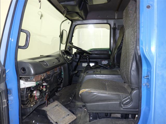 2004 Isuzu Forward Container-only vehicle auction photo 8