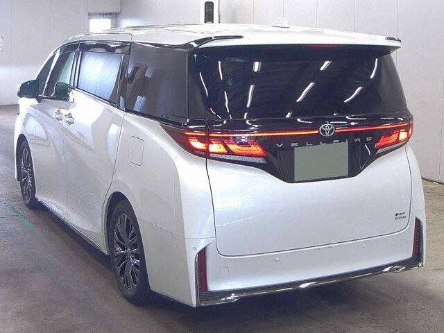 2024 Toyota Vellfire Z Premier 4WD auction photo 2