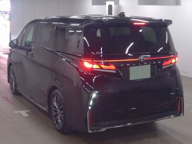 2025 Toyota Vellfire Z Premier auction photo 2
