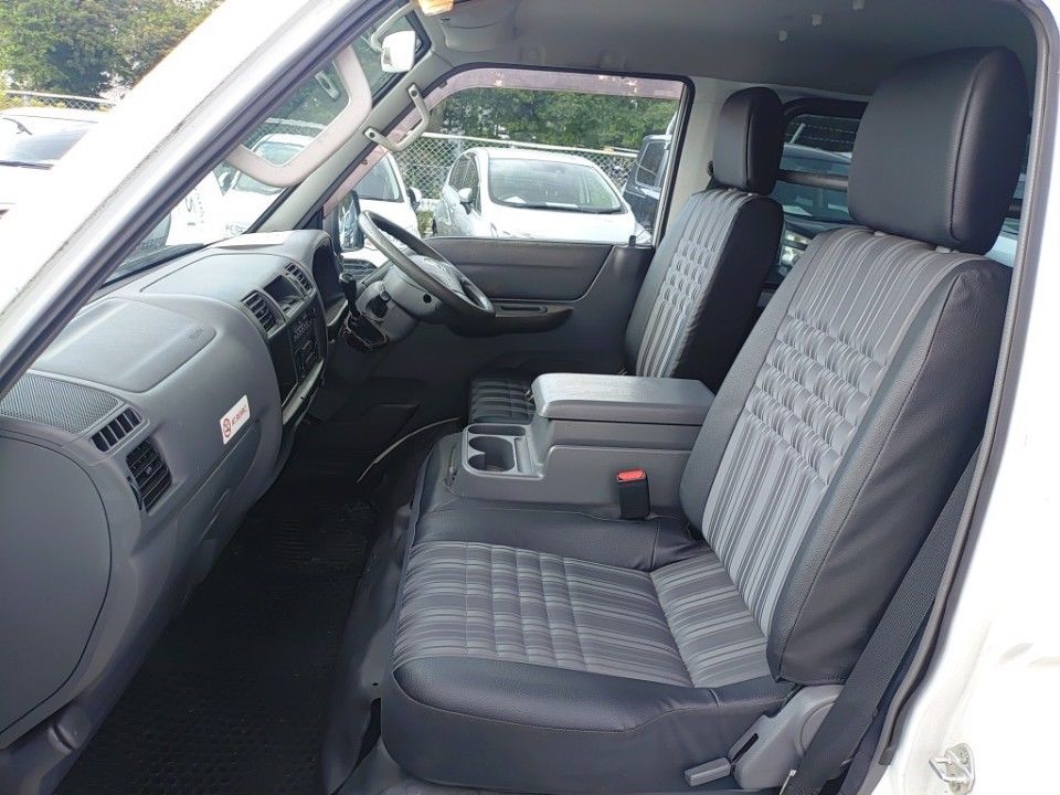2016 Mazda ボンゴ auction photo 16