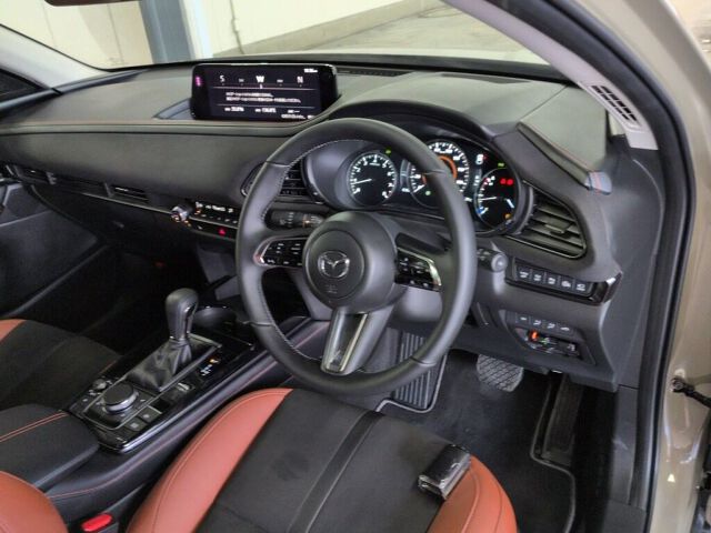2025 Mazda CX-30 20s Retro Sports Edition auction photo 3