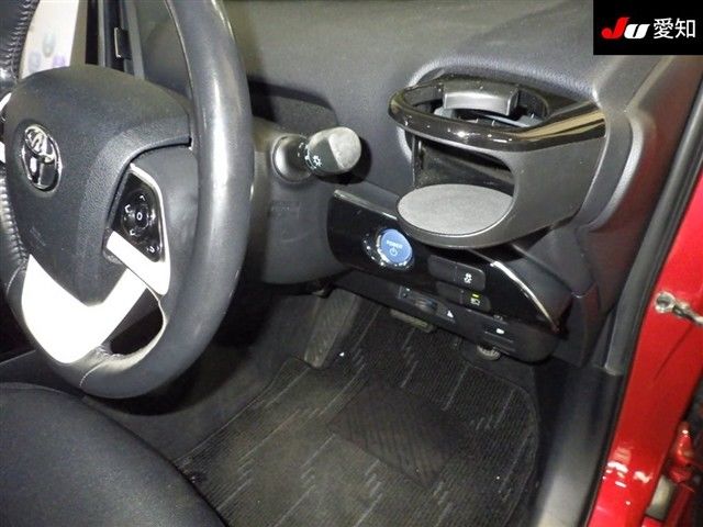 2017 Toyota Prius PHEV S ナビパッケージ auction photo 5