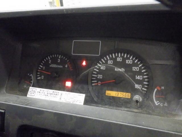2010 Isuzu Elf dump auction photo 7