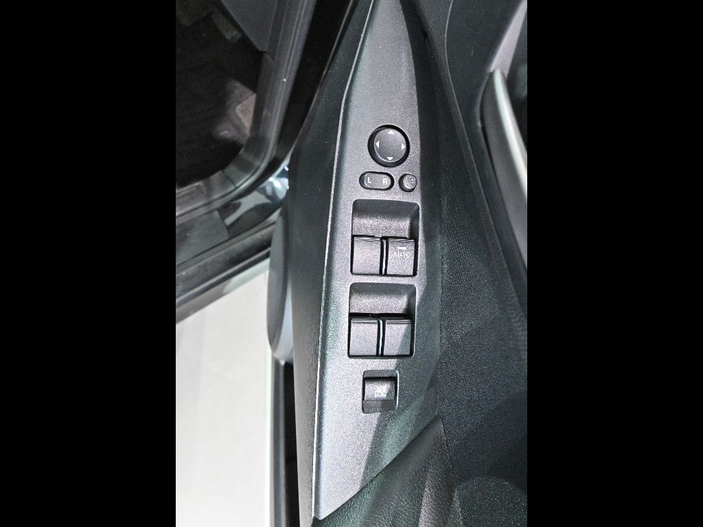 2010 Mazda アクセラ スポーツ 1.5S スタイル 15inch auction photo 12