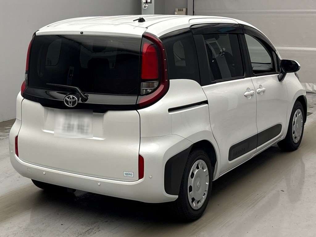 2026 Toyota Sienta G auction photo 2