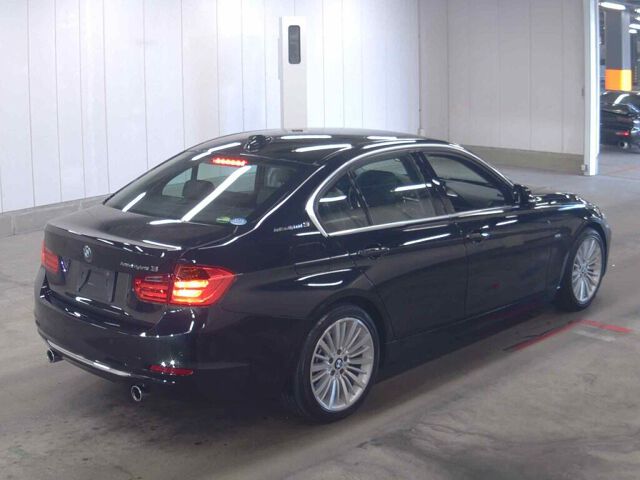 2013 BMW 3 Series Active HV3 Luxury auction photo 5