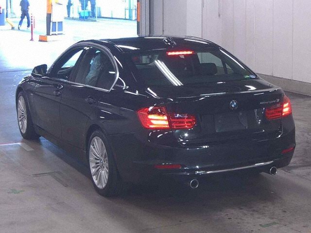 2013 BMW 3 Series Active HV3 Luxury auction photo 2