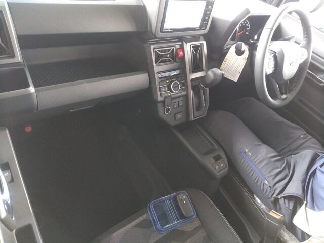2025 Daihatsu Taft G Dark Chrome Venture 4WD auction photo 3