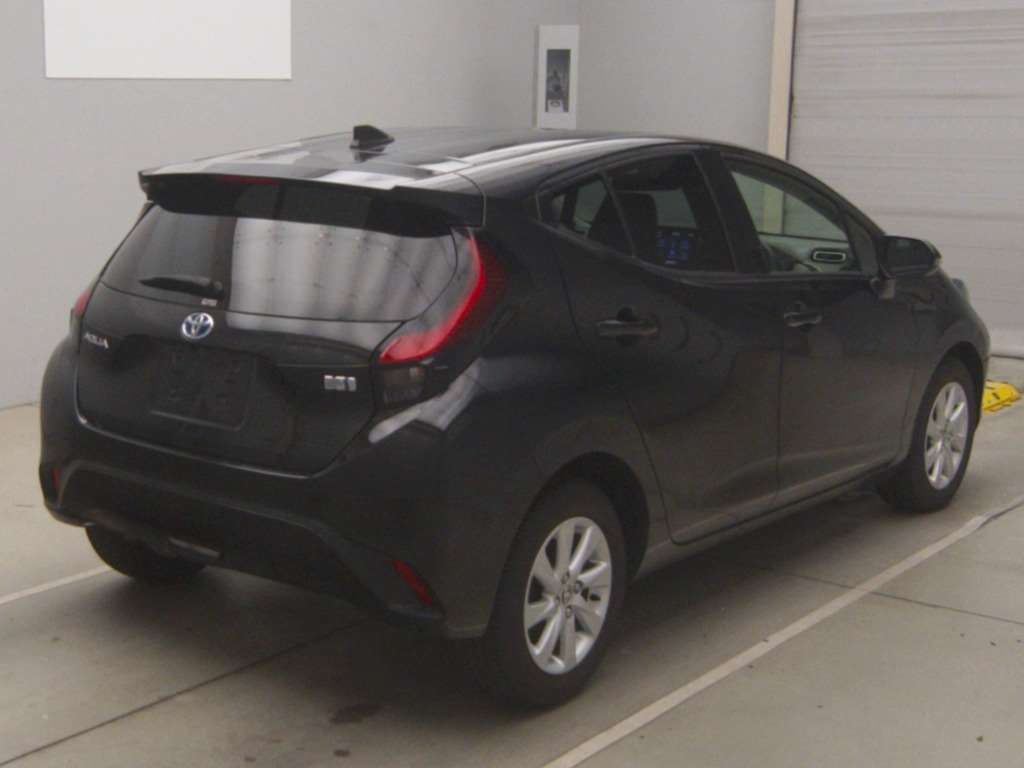 2021 Toyota Aqua Z auction photo 2