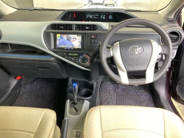 2014 Toyota Aqua S auction photo 4