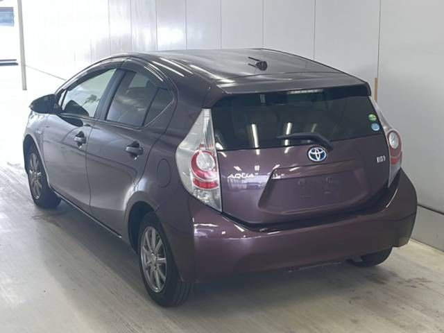 2014 Toyota Aqua S auction photo 3
