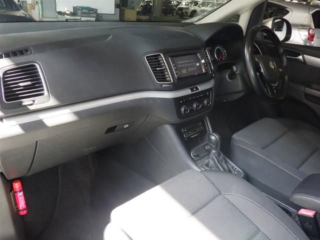 2016 Volkswagen VW シャランTSIコンフォートL auction photo 2