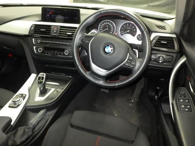 2013 BMW 3 Series 320i xDriveスポーツ auction photo 3