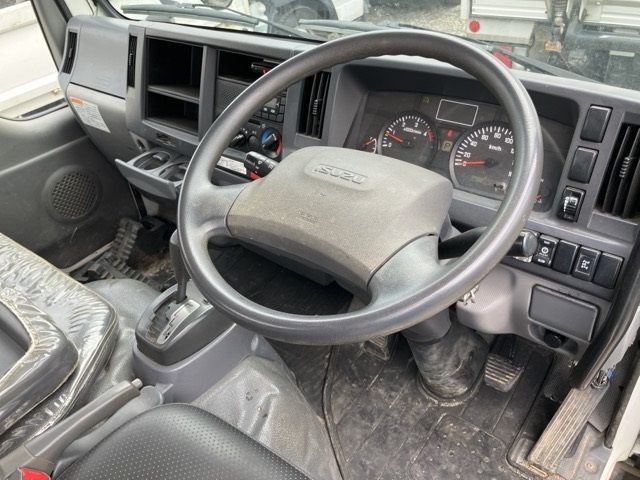 2018 Isuzu Elf dump auction photo 5
