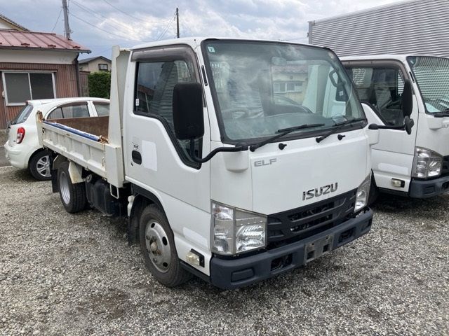 Japan Auction Vehicles 13 2018 Isuzu Elf dump auction photo