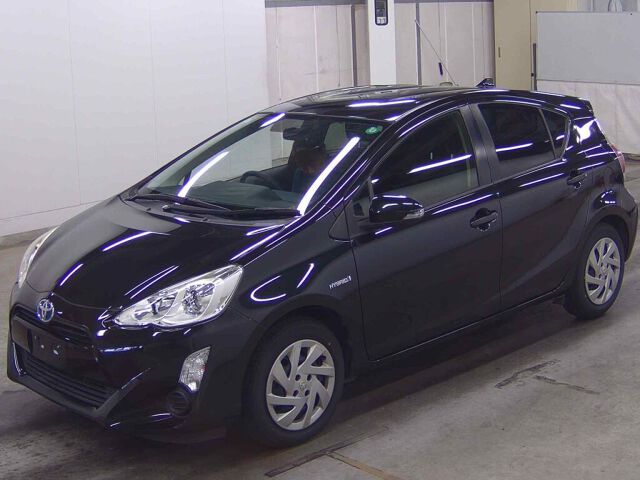 2015 Toyota Aqua S auction photo 4
