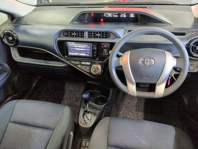 2015 Toyota Aqua S auction photo 3