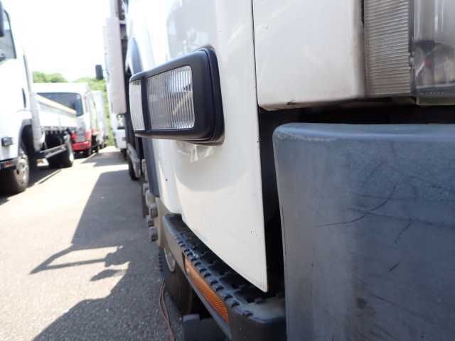 2019 Isuzu Elf 3.0t crane equipped auction photo 9