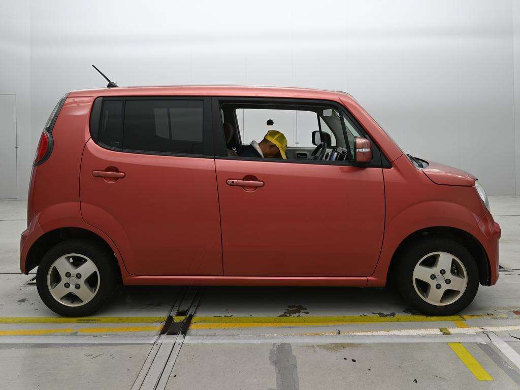 2011 Nissan モコ X auction photo 3