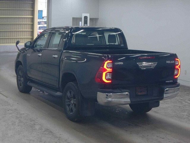 2022 Toyota Hilux Z 4WD auction photo 2