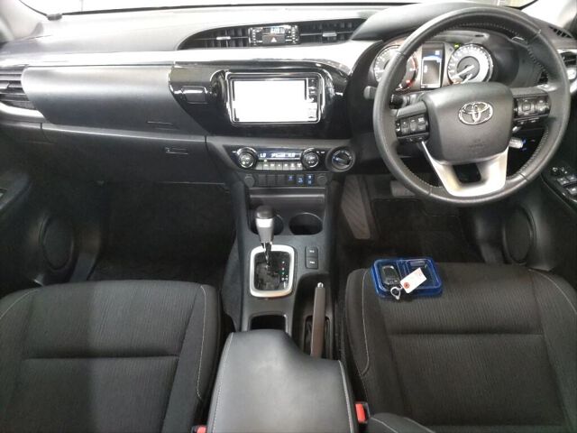 2022 Toyota Hilux Z 4WD auction photo 3