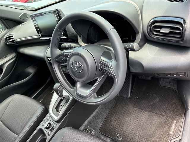 2023 Toyota Yaris Cross Z 4WD auction photo 3