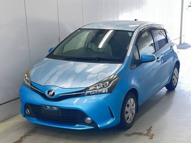 2015 Toyota Vitz F Japan auction vehicle