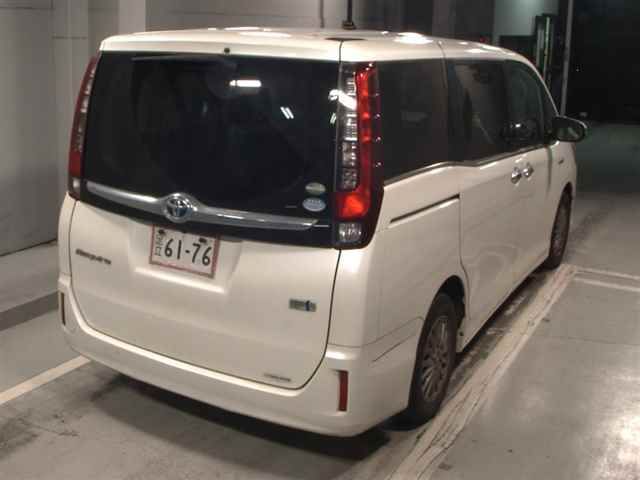 2015 Toyota Esquire ハイブリッドGi auction photo 5