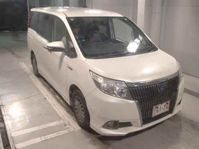 Japan Auction Vehicles 12 2015 Toyota Esquire ハイブリッドGi auction photo